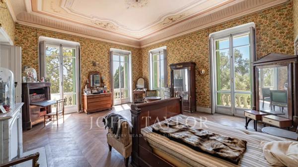 Demeure historique inscrite MH avec vue panoramique sur la Méditerranée