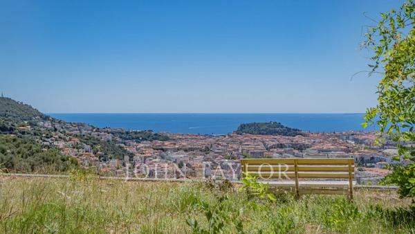 Demeure historique inscrite MH avec vue panoramique sur la Méditerranée