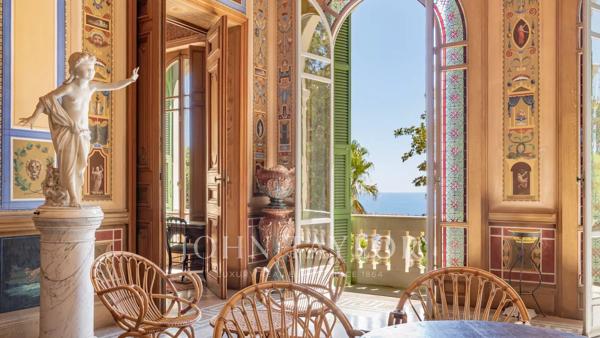 Demeure historique inscrite MH avec vue panoramique sur la Méditerranée