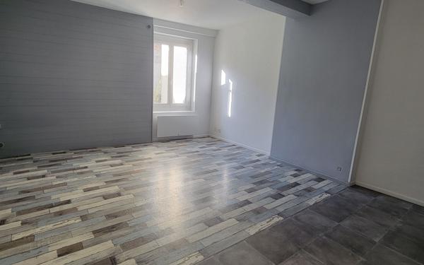 Appartement à louer    1 pièce •  Orthez