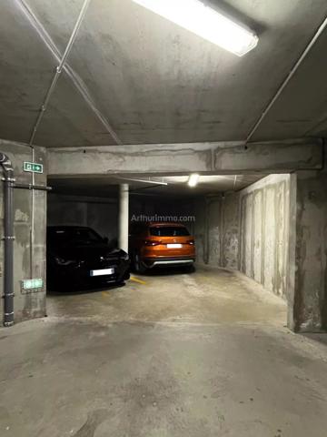 Vente                                                      Parking
                        
                                         14 m2                     à Reims