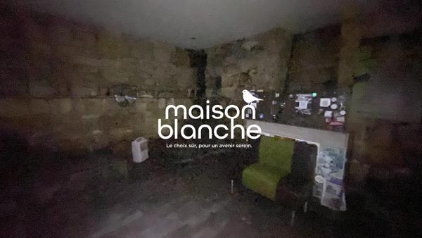 VIEUX BORDEAUX QUARTIER DE LA GROSSE CLOCHE:  70m2+68m2 de caves LIBRES!