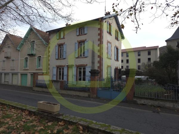 Maison à MASSIAC (15500)