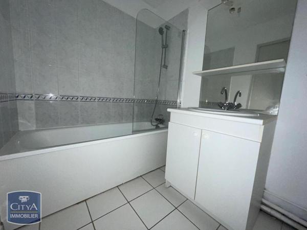 Appartement à louer 2 pièces 48.18m² Allonnes (72700)
