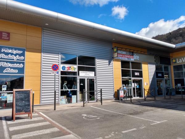 Dpt Isère (38), à louer TENCIN Local commercial 100 m²
