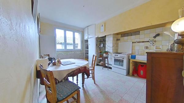 Maison Salleles D Aude 6 pièce(s) 200 m2