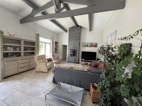 Maison à vendre |  Saint-Pierre-d'Oléron |  8 pièces | 196 m²
