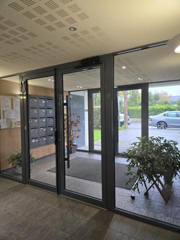 Beau T3 traversant proches commerces et mer