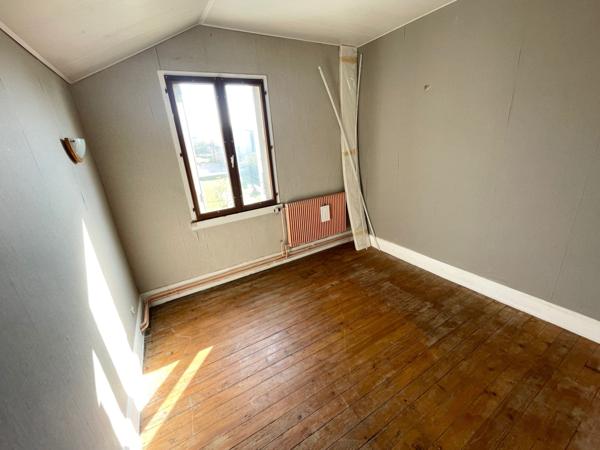 Maison
                                                                                                                                                                                                                                                                                                                        6 pièce(s)                                                                                                                                                                                                          4 chambre(s)                                                                                                                                                                                                          100  m²