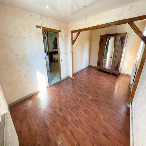 Maison
                                                                                                                                                                                                                                                                                                                        6 pièce(s)                                                                                                                                                                                                          4 chambre(s)                                                                                                                                                                                                          100  m²