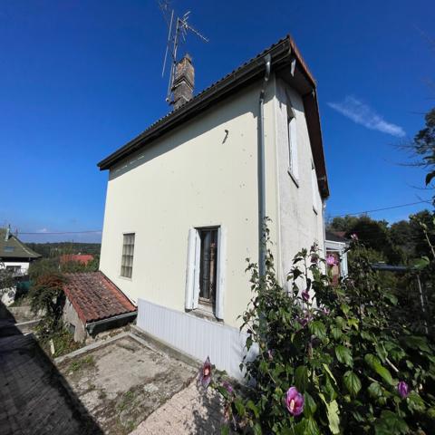 Maison
                                                                                                                                                                                                                                                                                                                        6 pièce(s)                                                                                                                                                                                                          4 chambre(s)                                                                                                                                                                                                          100  m²