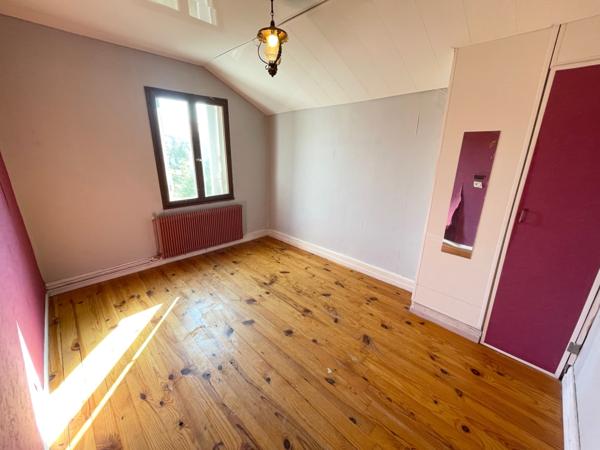 Maison
                                                                                                                                                                                                                                                                                                                        6 pièce(s)                                                                                                                                                                                                          4 chambre(s)                                                                                                                                                                                                          100  m²