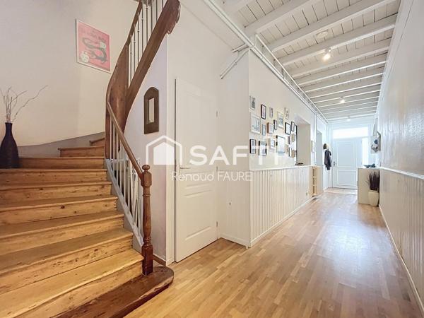 Très belle Maison de village, 6 pièces d'environ 180 m² sur 3 niveaux