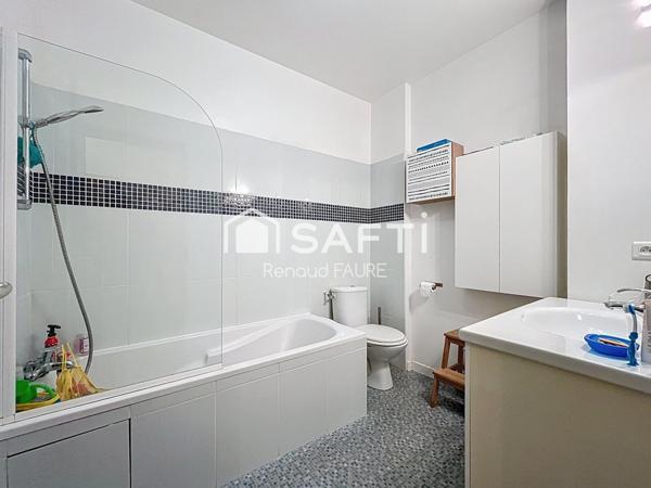 Très belle Maison de village, 6 pièces d'environ 180 m² sur 3 niveaux