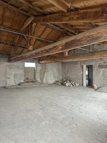 L'Isle-sur-la-Sorgue (84800) Plateau brut dernier étage 85m2