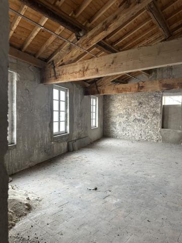 L'Isle-sur-la-Sorgue (84800) Plateau brut dernier étage 85m2