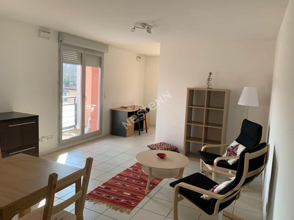 Toulouse Rangueil appartement T1 bis meublé de 41.77 m² sans vis à vis à proximité des commodités , 1 place de parking sous sol et balcon