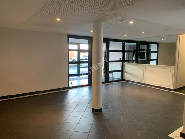 Toulouse Rangueil appartement T1 bis meublé de 41.77 m² sans vis à vis à proximité des commodités , 1 place de parking sous sol et balcon