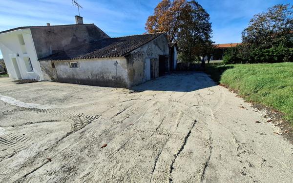 Maison à vendre    1 pièce •  Médis