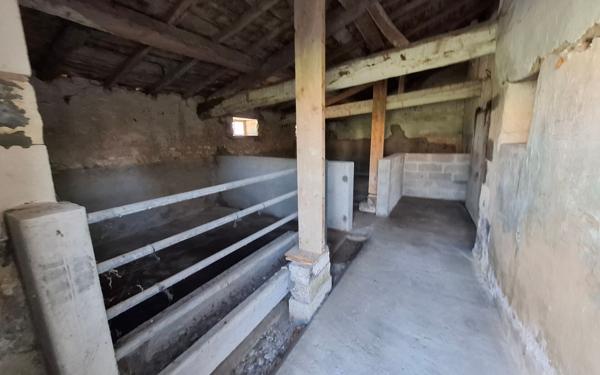 Maison à vendre    1 pièce •  Médis