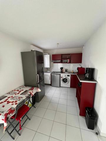 Appartement à vendre    2 pièces • 42 m2 Roquettes