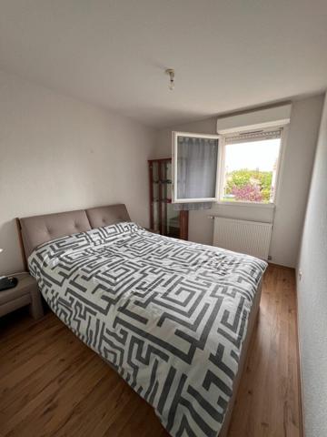 Appartement à vendre    2 pièces • 42 m2 Roquettes