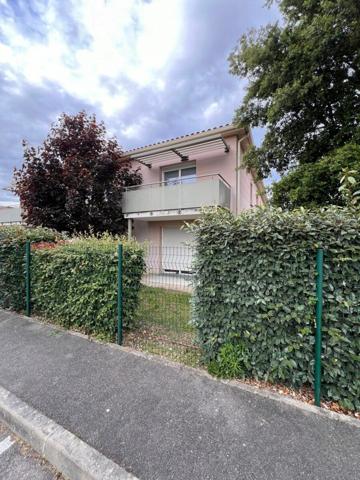 Appartement à vendre    2 pièces • 42 m2 Roquettes