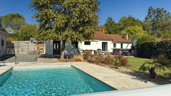 Maison à vendre 6 pièces, hangar-atelier, maison amis 3 chambres, proche de BERGERAC (24)