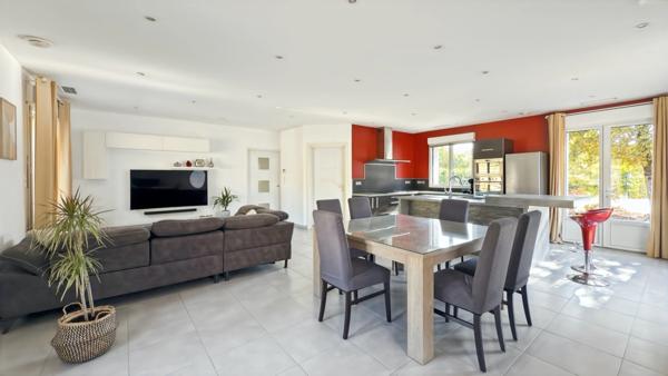 Maison à vendre 6 pièces, hangar-atelier, maison amis 3 chambres, proche de BERGERAC (24)