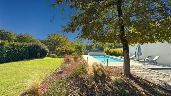 Maison à vendre 6 pièces, hangar-atelier, maison amis 3 chambres, proche de BERGERAC (24)