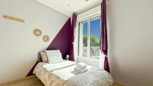 Maison à vendre 6 pièces, hangar-atelier, maison amis 3 chambres, proche de BERGERAC (24)