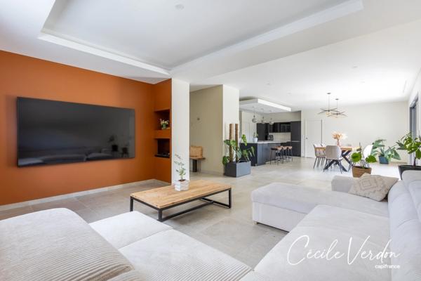 Maison à vendre 6 pièces, hangar-atelier, maison amis 3 chambres, proche de BERGERAC (24)