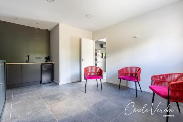 Maison à vendre 6 pièces, hangar-atelier, maison amis 3 chambres, proche de BERGERAC (24)