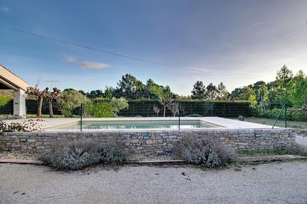 EXCLUSIVITÉ - Maison à Lorgues T4 sur 2145m2 de terrain avec une belle piscine et garage