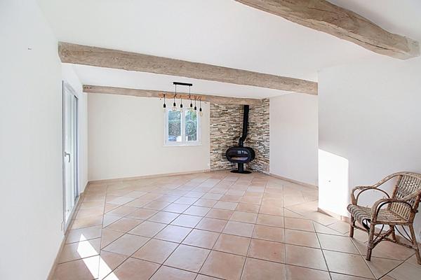 EXCLUSIVITÉ - Maison à Lorgues T4 sur 2145m2 de terrain avec une belle piscine et garage