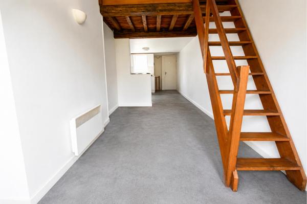 A LOUER : T1 à LILLE • Place Rihour • 660 € CC • Réf. 461-004