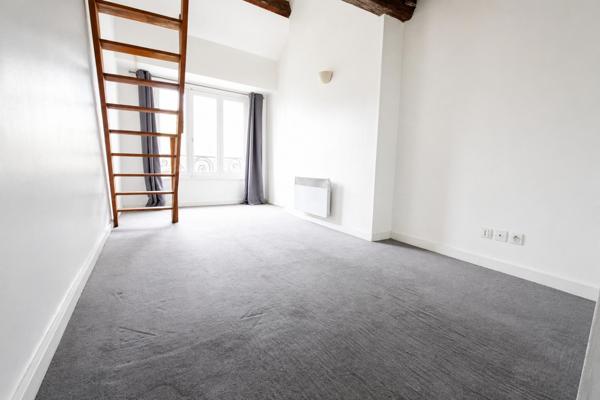 A LOUER : T1 à LILLE • Place Rihour • 660 € CC • Réf. 461-004
