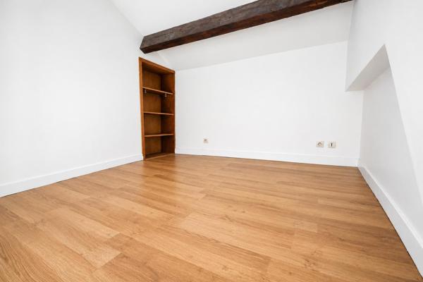 A LOUER : T1 à LILLE • Place Rihour • 660 € CC • Réf. 461-004