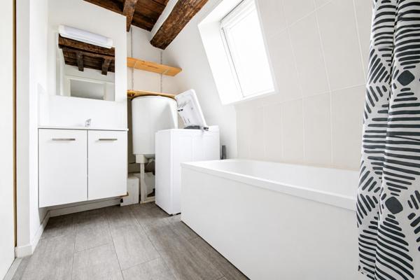 A LOUER : T1 à LILLE • Place Rihour • 660 € CC • Réf. 461-004