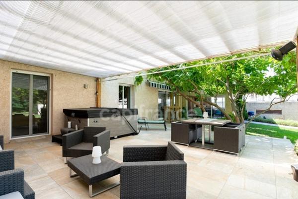 Maison à vendre 9 pièces PEZILLA LA RIVIERE (66)