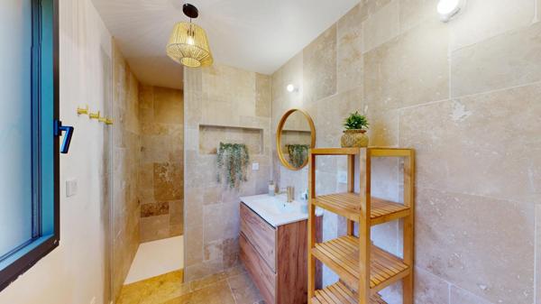 Maison 4 chambres, avec vie de plain-pied sur terrain de  3 622 m².