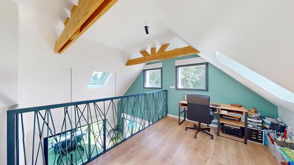 Maison 4 chambres, avec vie de plain-pied sur terrain de  3 622 m².