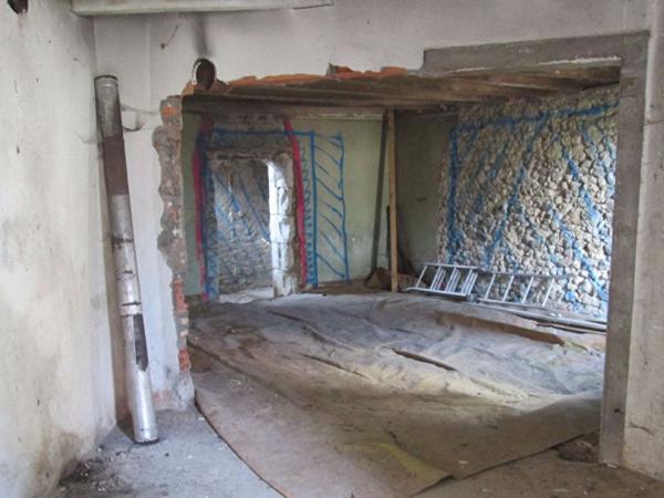 Maison à rénover avec jardin et dépendances