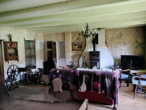Maison ancienne de 178m² sur 159884m² de terrain