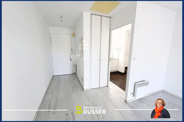 Appartement
         2 pièces
        - 53 m² 159 800 € *