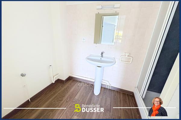 Appartement
         2 pièces
        - 53 m² 159 800 € *