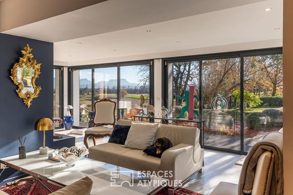 Ancien prieuré rénové sur jardin paysager avec vue dégagée sur les sommets du Vercors