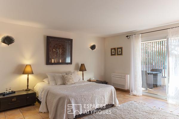 Ancien prieuré rénové sur jardin paysager avec vue dégagée sur les sommets du Vercors