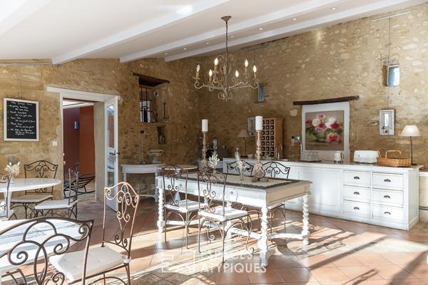 Ancien prieuré rénové sur jardin paysager avec vue dégagée sur les sommets du Vercors