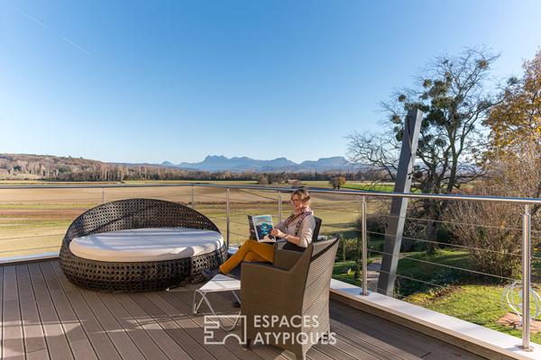 Ancien prieuré rénové sur jardin paysager avec vue dégagée sur les sommets du Vercors